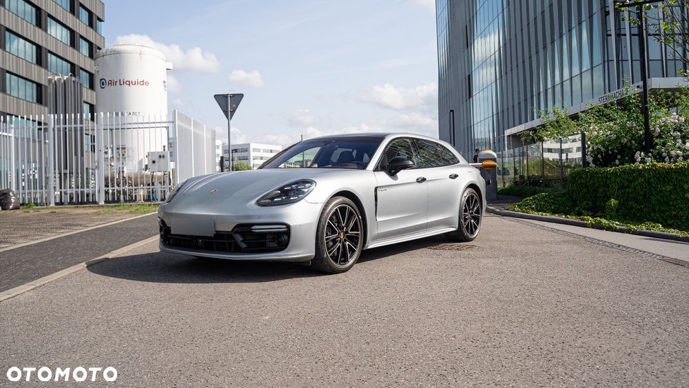 Porsche Panamera - 1