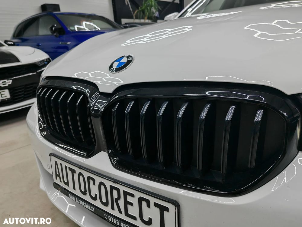 BMW Seria 5 530i AT MHEV - 32