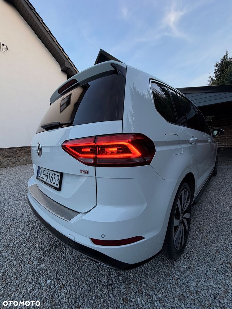 Volkswagen Touran - 8