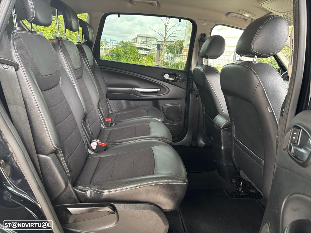 Ford S-Max 2.0 TDCi Titanium 7L - 7