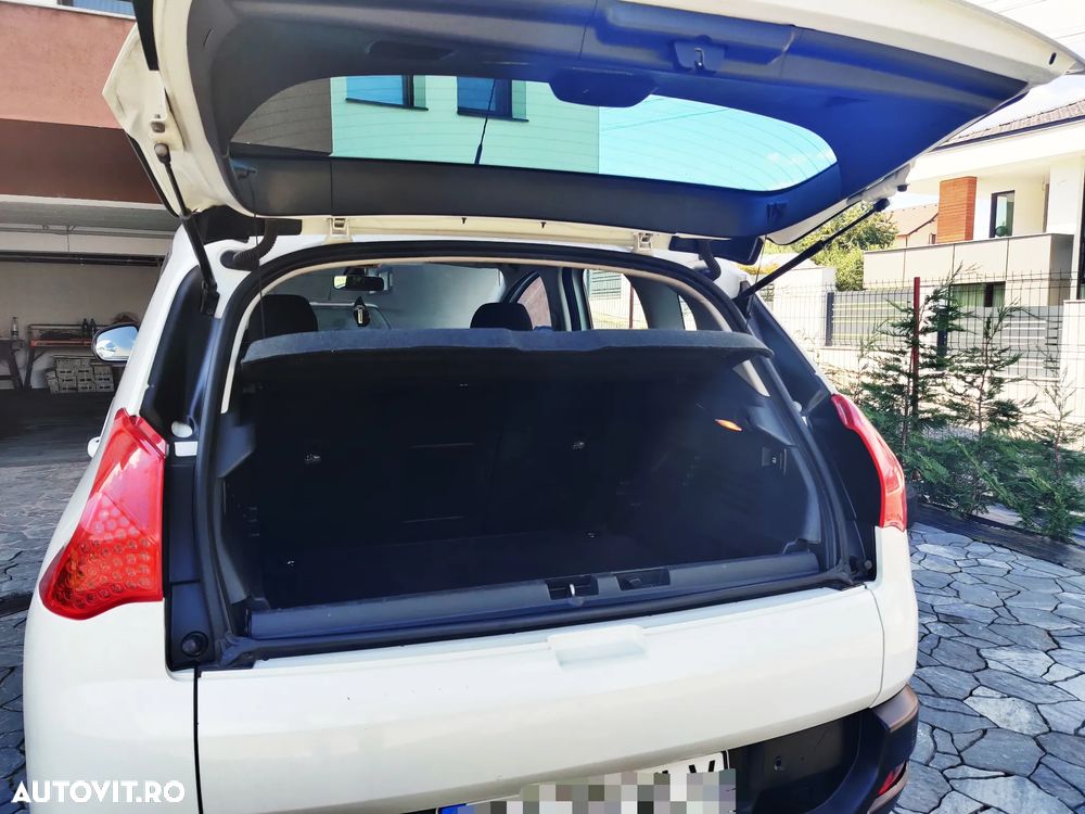 Peugeot 3008 2.0 HDI Premium Pack - 9