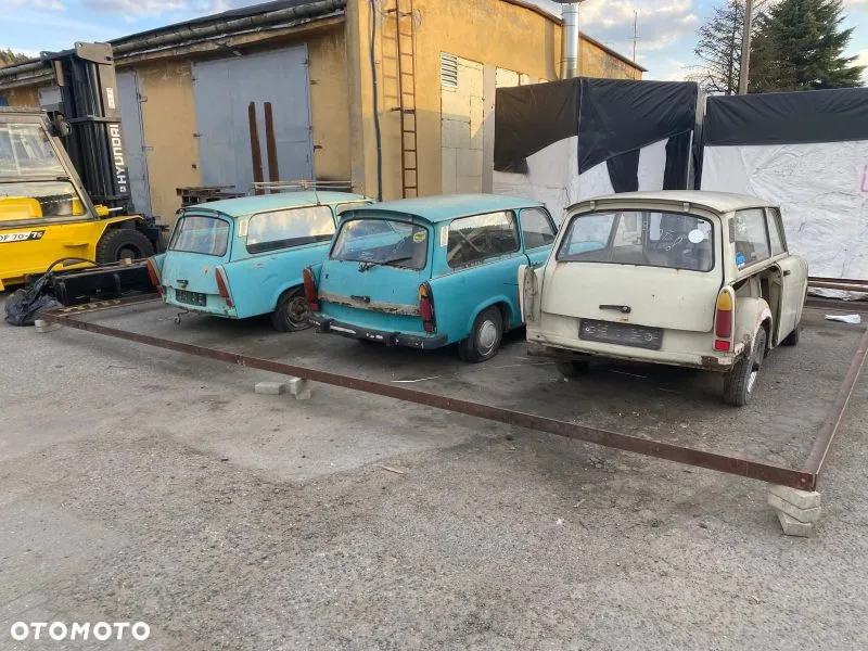 TRABANT KOMBI - 4