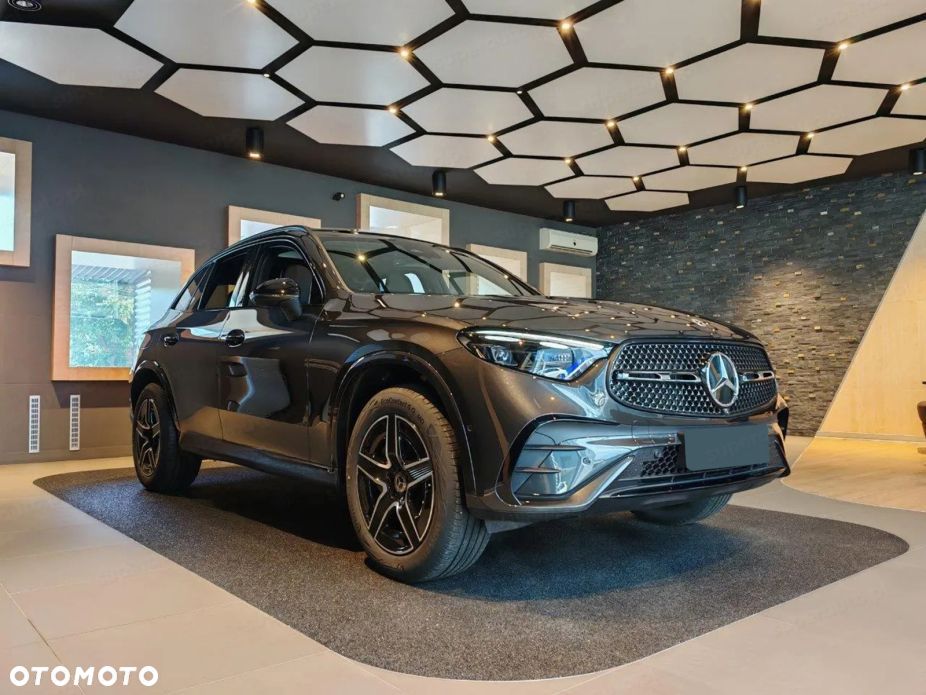 Mercedes-Benz GLC - 4