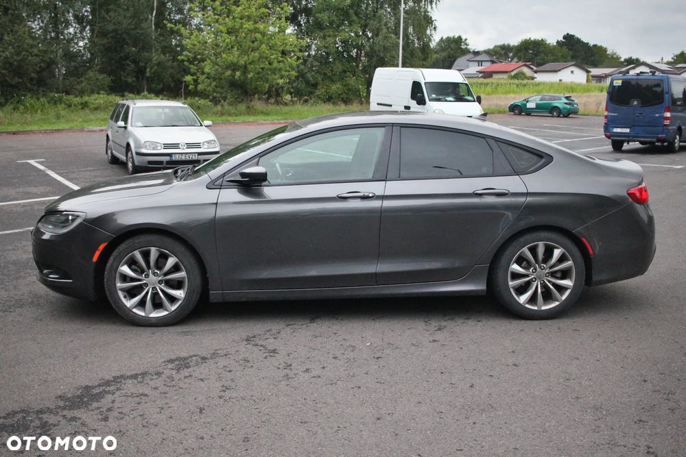 Chrysler 200 - 6