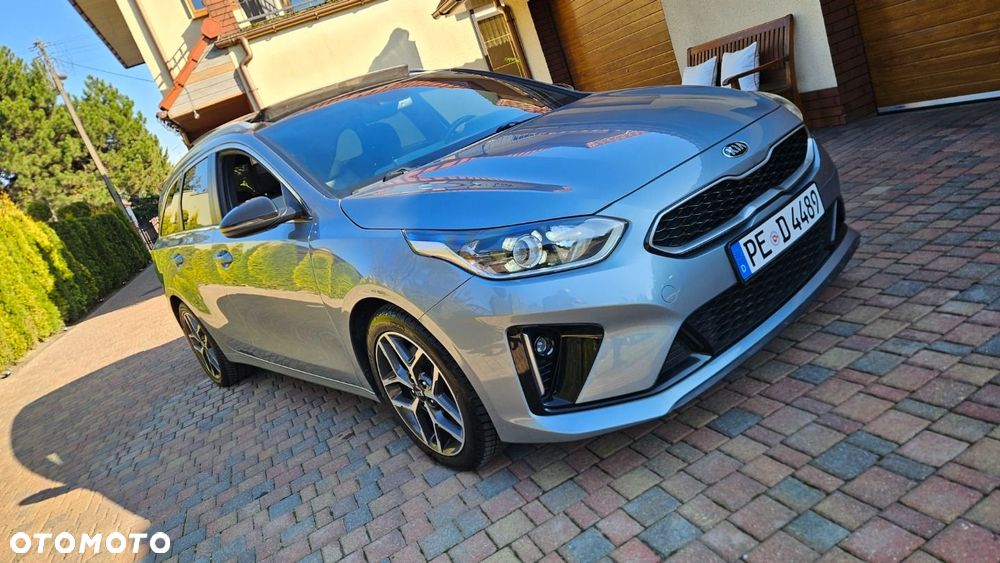 Kia Ceed - 12