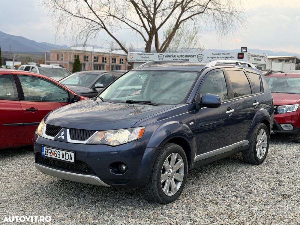 Mitsubishi Outlander 2.0 DI-D Intense+ - 1