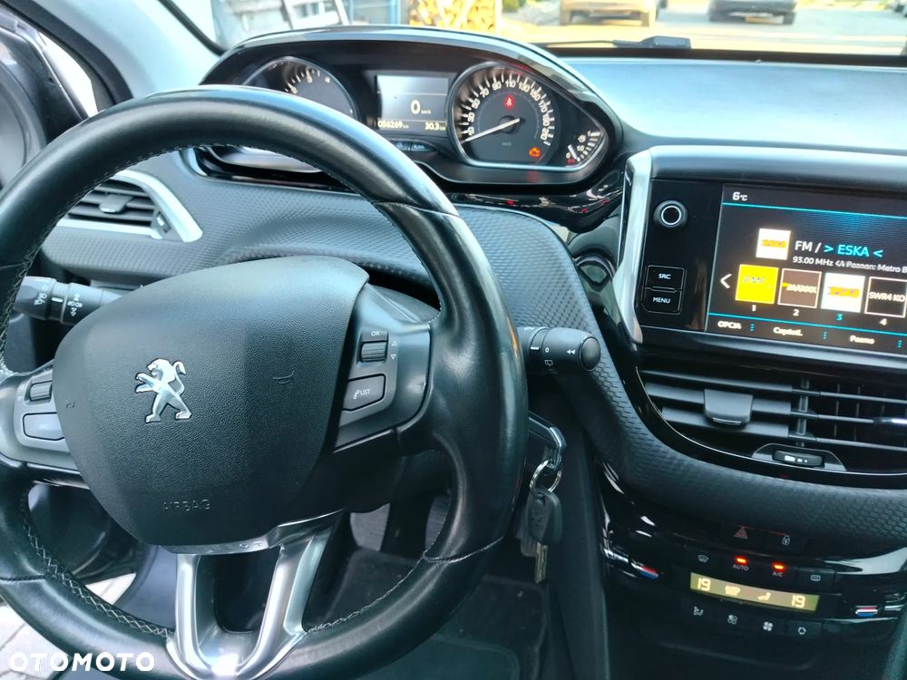 Peugeot 2008 PureTech 110 Stop&Start Allure - 24
