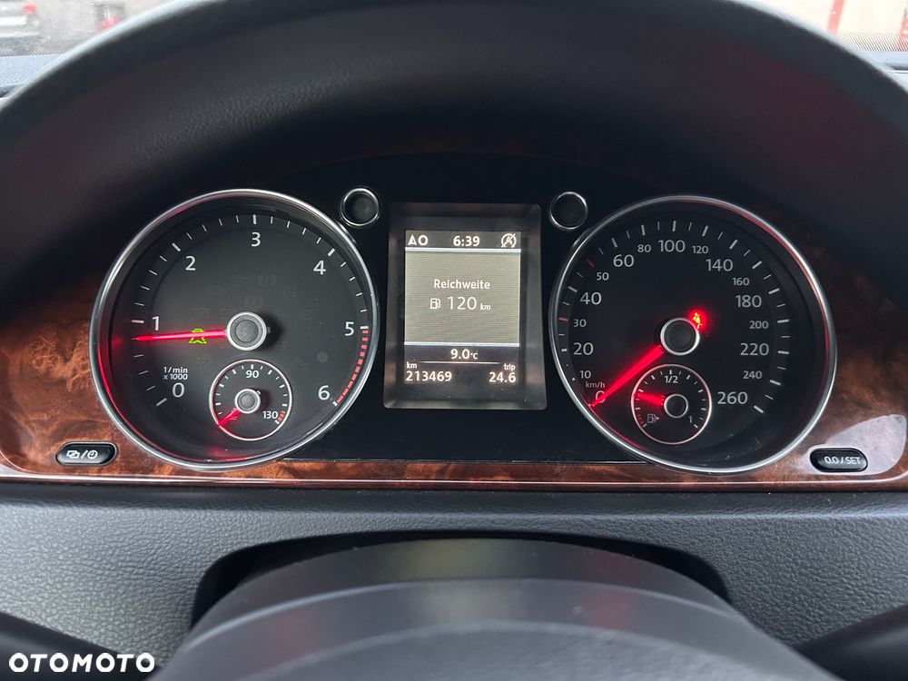 Volkswagen Passat 2.0 TDI DPF DSG Highline - 31
