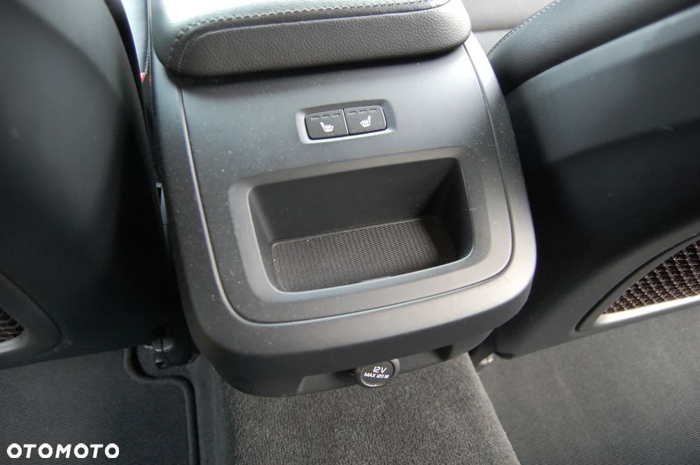 Volvo V60 Cross Country D4 AWD Geartronic Pro - 28