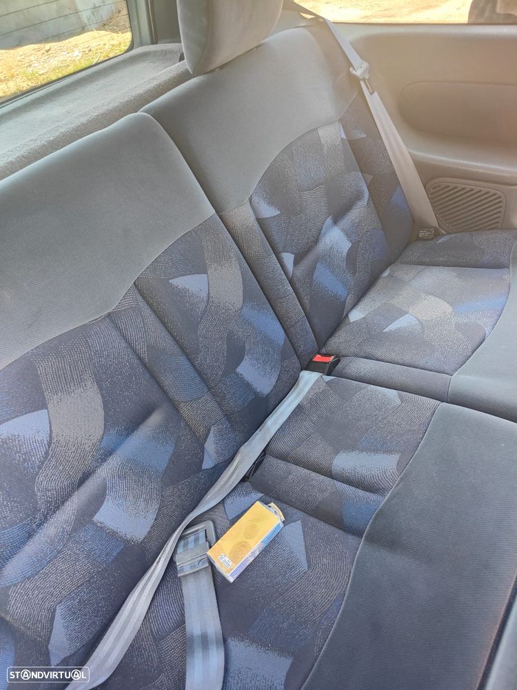 Renault Clio 1.2 RT - 6