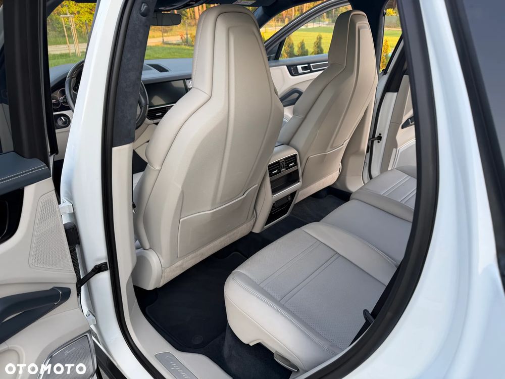 Porsche Cayenne Platinum Edition - 22