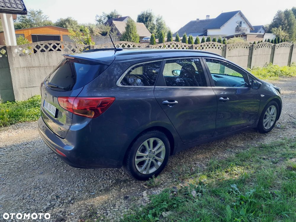 Kia Ceed 1.6 CRDi 128 Dream-Team Edition - 11