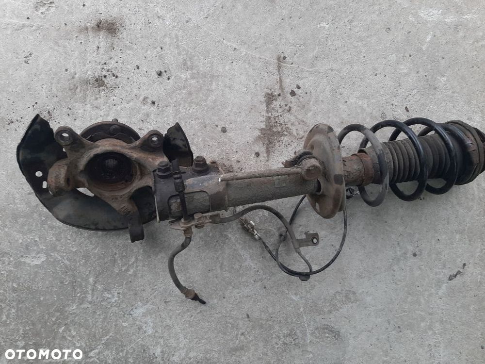 MCPERSON ZWROTNICA PRAWA TOYOTA YARIS II 1.4 D4D 06-11 - 4