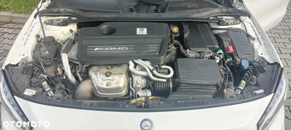 Mercedes-Benz GLA AMG 45 4Matic AMG Speedshift 7G-DCT - 14
