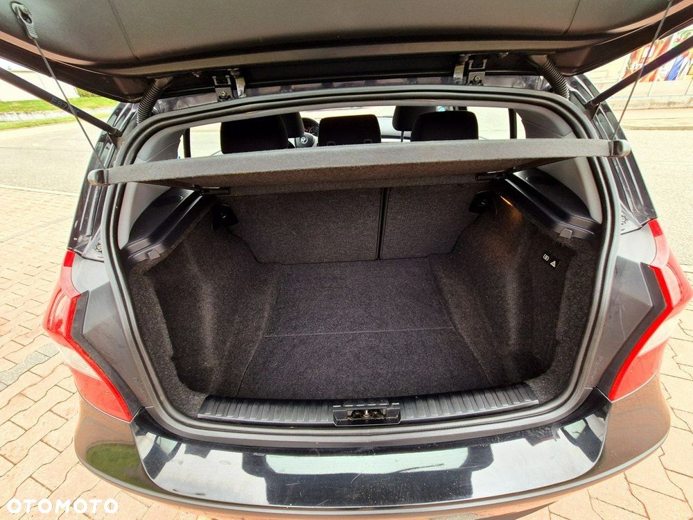 BMW Seria 1 116i - 22