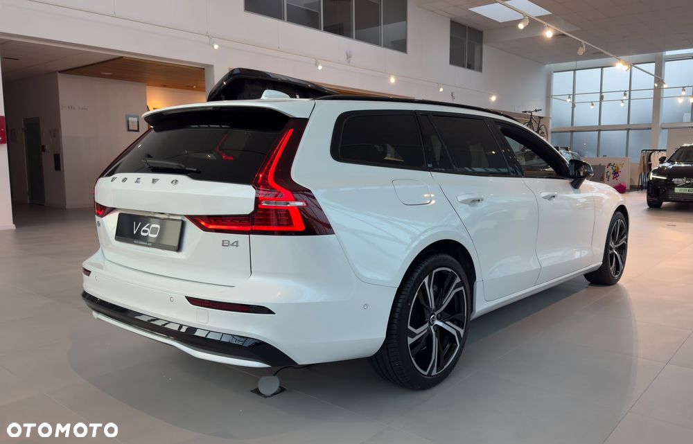 Volvo V60 B4 B Plus Dark - 3