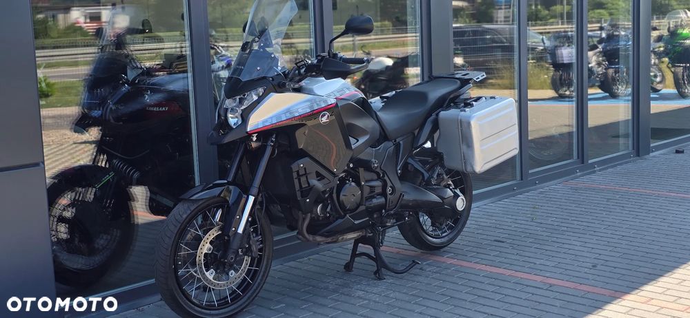 Honda VFR - 28