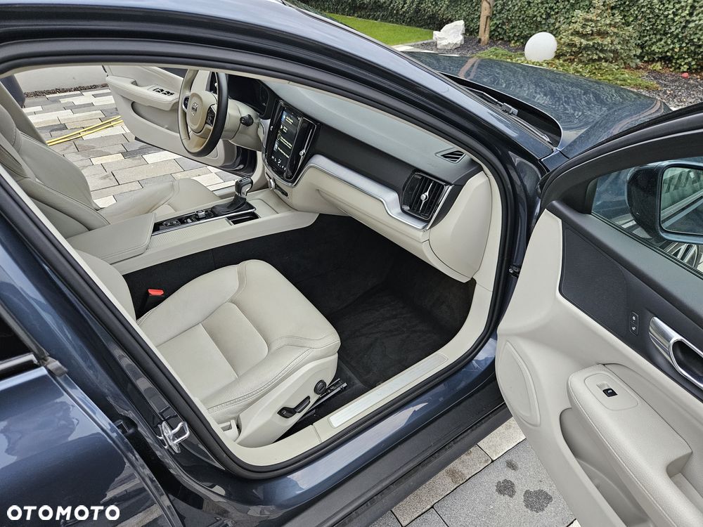 Volvo V60 T5 AWD Geartronic Momentum - 11