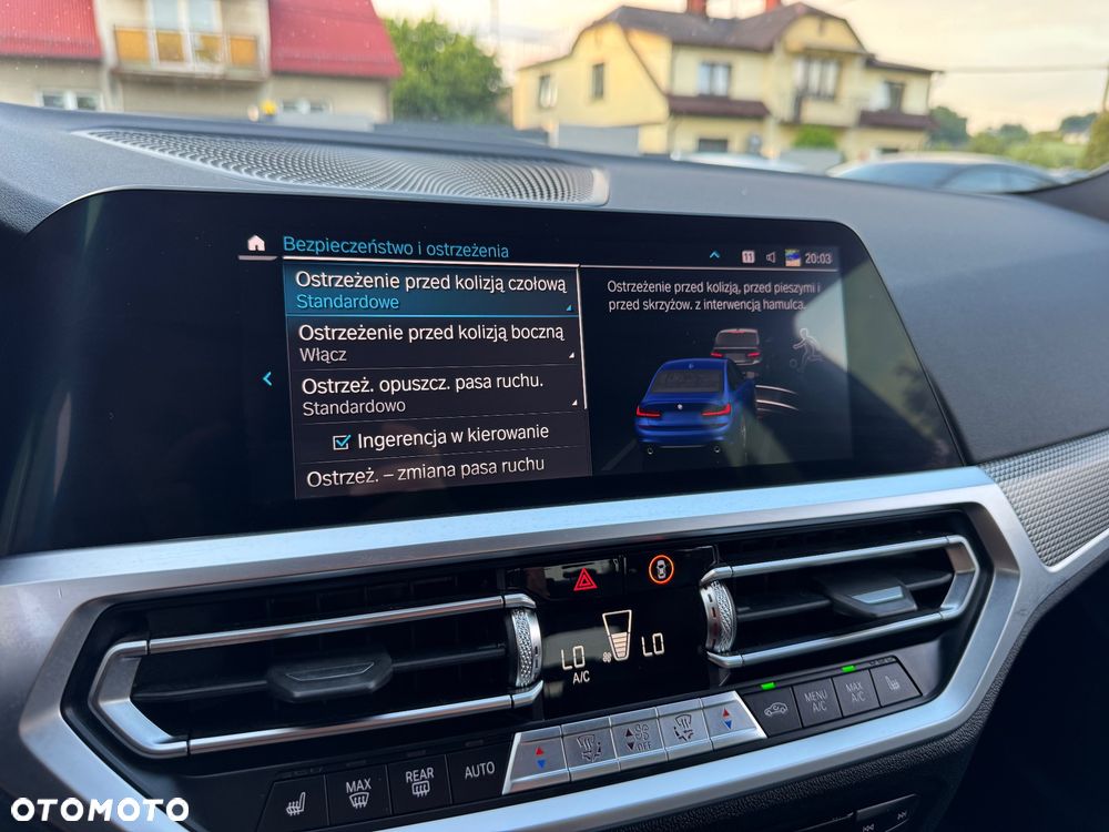 BMW Seria 3 330e M Sport - 35