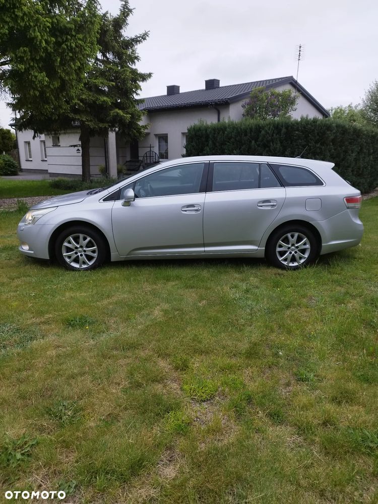 Toyota Avensis - 10