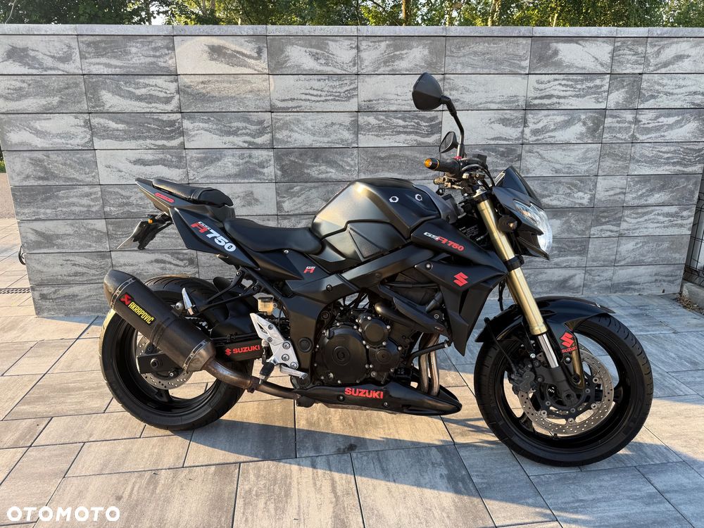 Suzuki GSR - 1