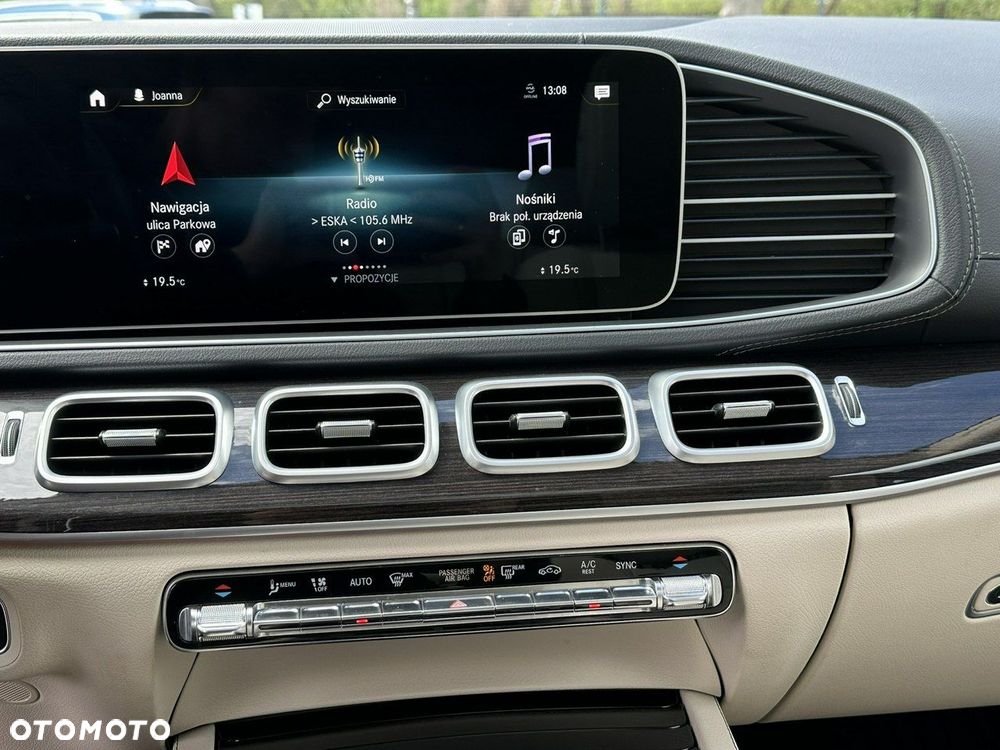 Mercedes-Benz GLS - 33