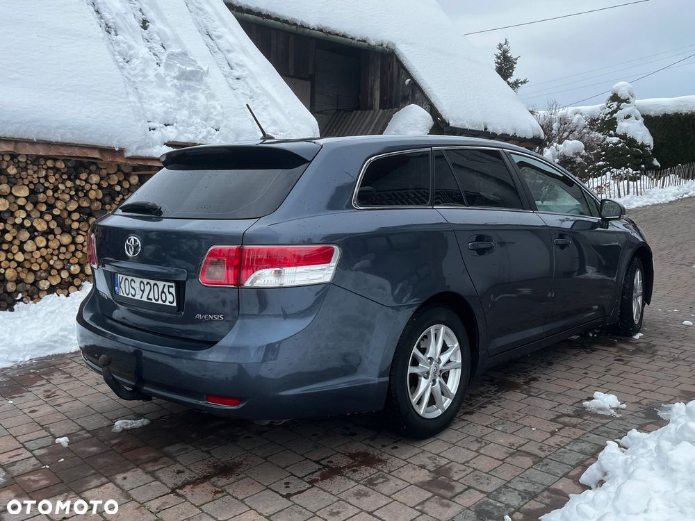 Toyota Avensis 1.8 Comfort - 7