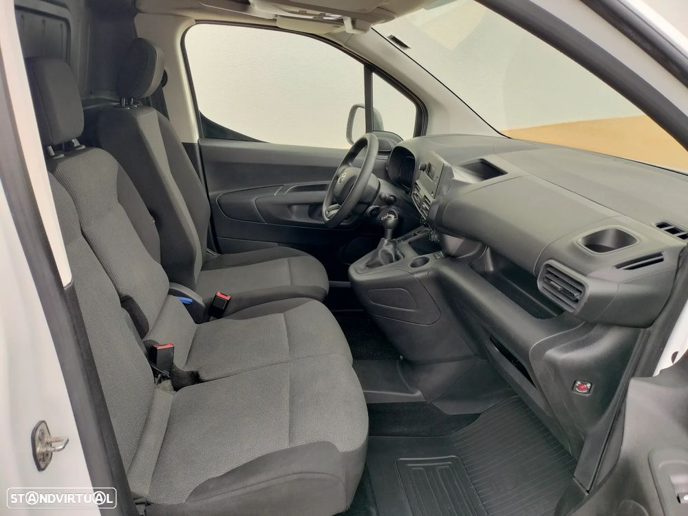 Toyota Proace City 1.5 D - 12