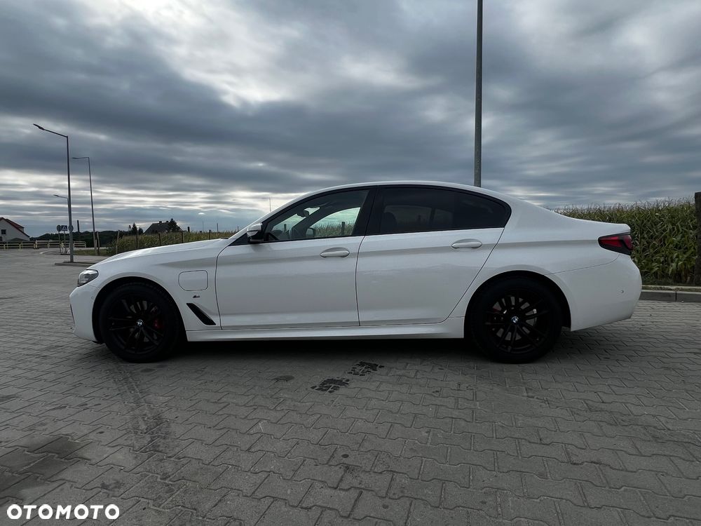BMW Seria 5 530e xDrive M Sport Edition - 4