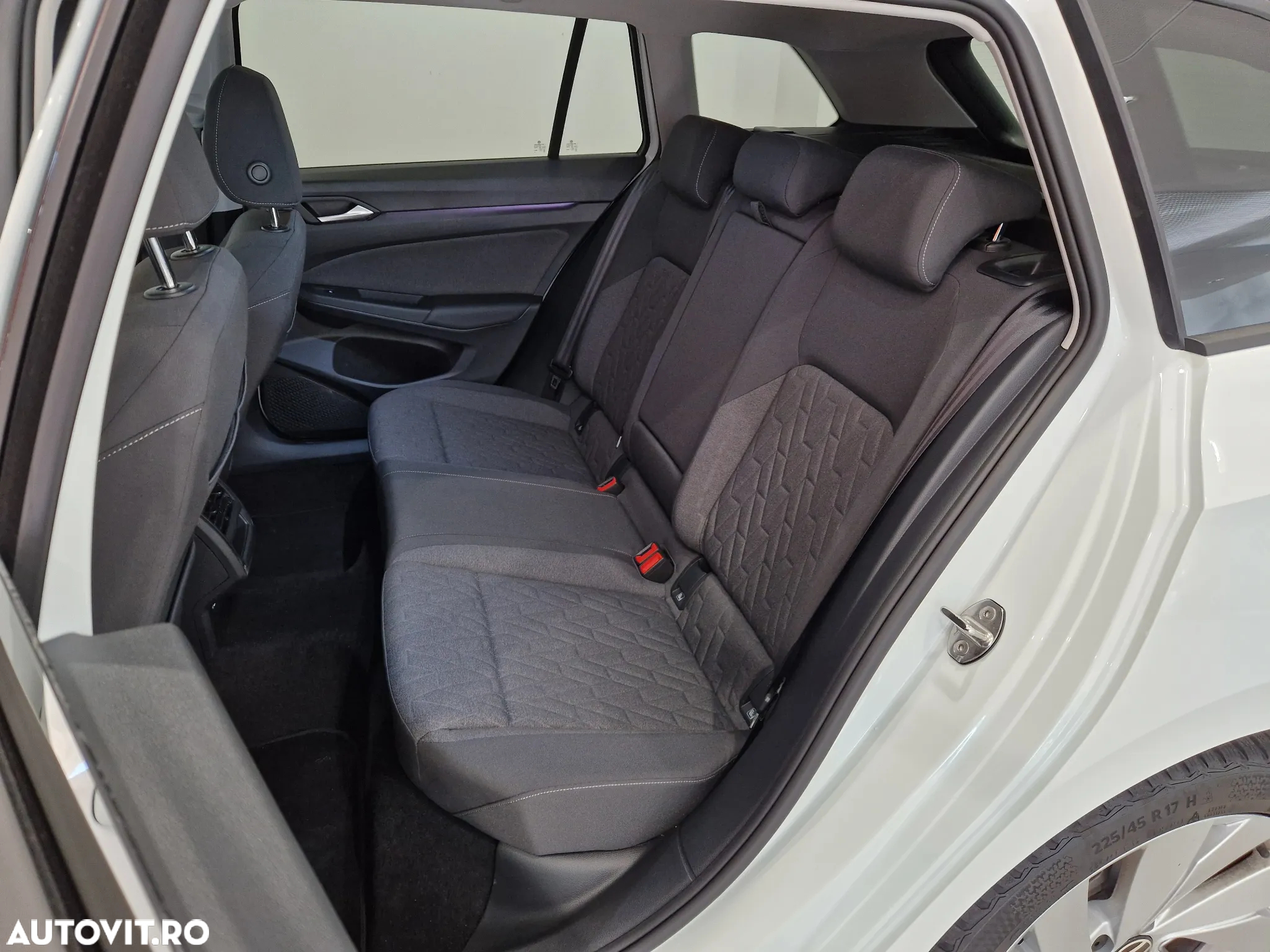 Volkswagen Golf 1.5 eTSI DSG MHEV Life - 14