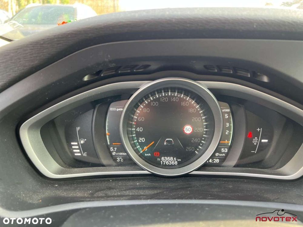 Volvo V40 D2 Ocean Race - 8