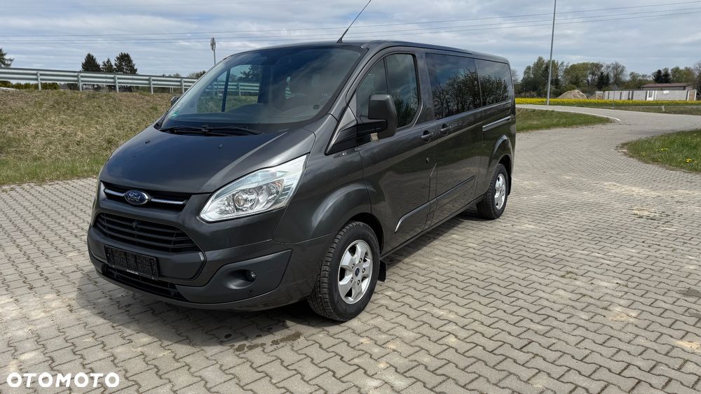 Ford Tourneo Custom - 1