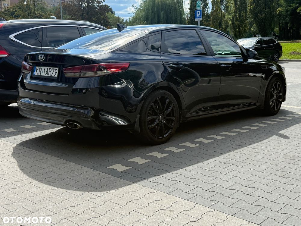 Kia Optima 2.0 M - 17
