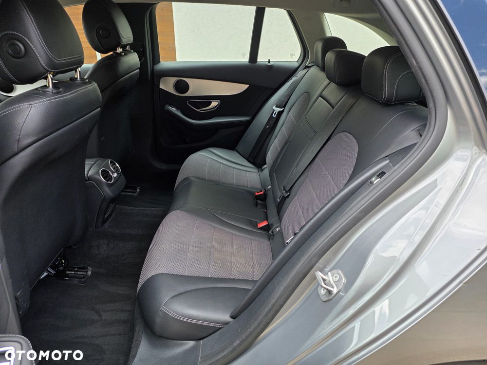 Mercedes-Benz Klasa C 180 (BlueEFFICIENCY) - 9