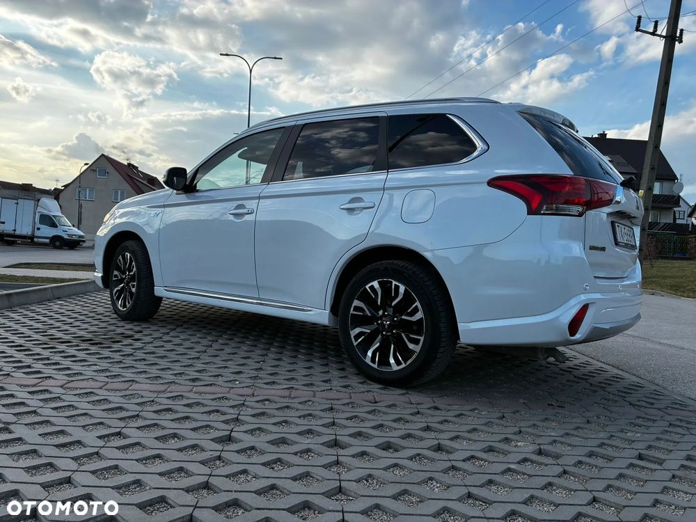 Mitsubishi Outlander 2.0 4WD Plus - 1