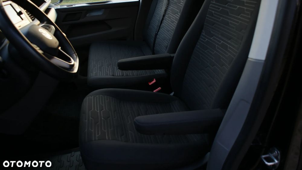 Volkswagen Caravelle - 17