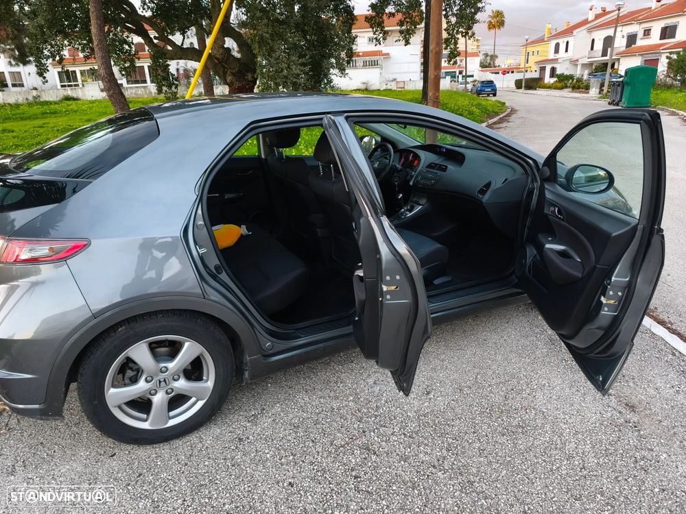 Honda Civic 1.4 i-VTEC Elegance - 2