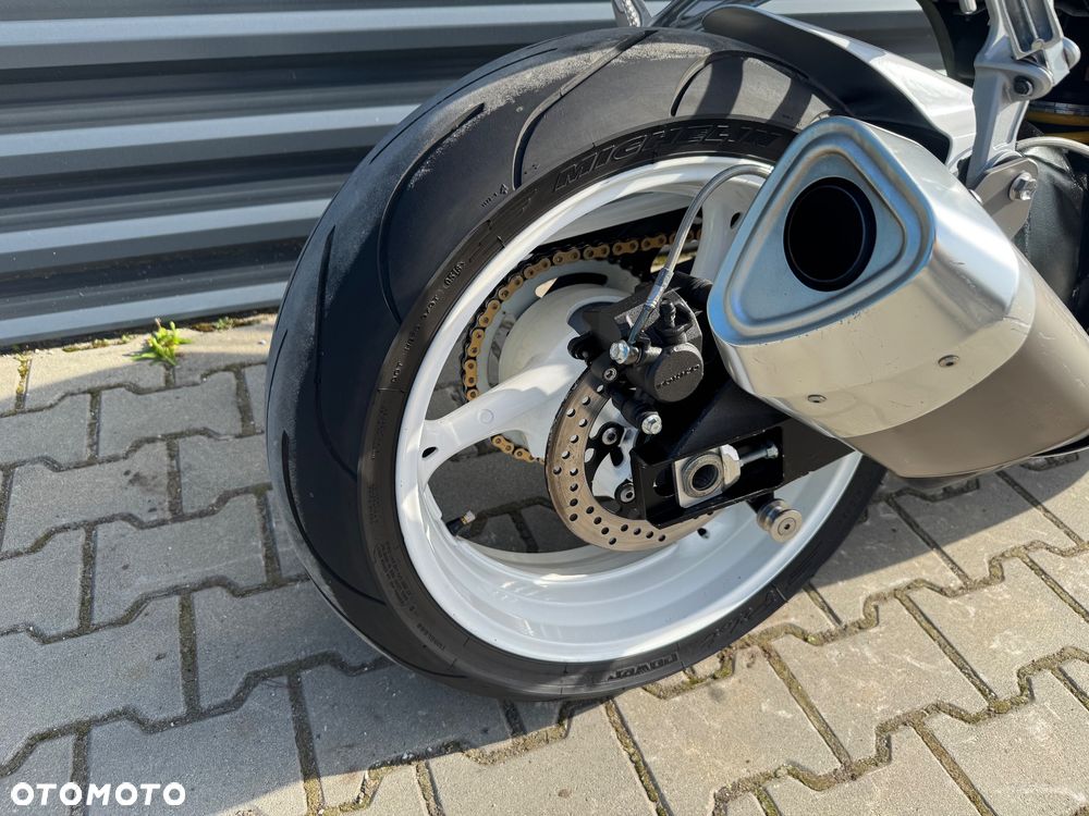 Suzuki GSX-R - 17