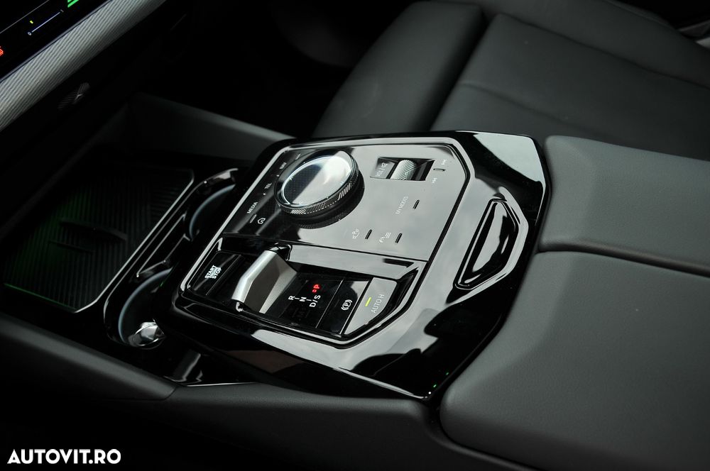 BMW Seria 5 520i AT MHEV - 17