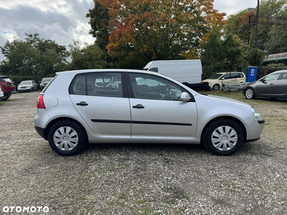 Volkswagen Golf - 5