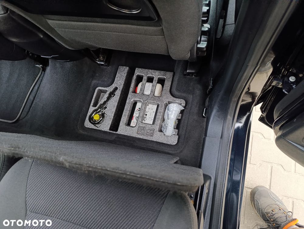 Ford S-Max 2.0 TDCi DPF Titanium - 32