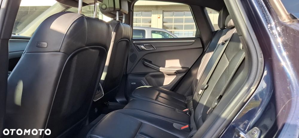 Porsche Macan Standard - 26