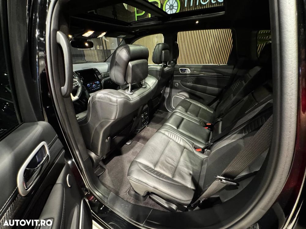 Jeep Grand Cherokee - 20