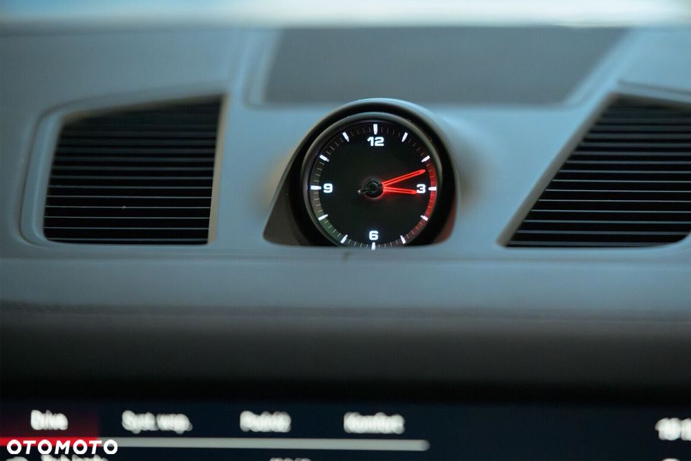 Porsche Cayenne - 15