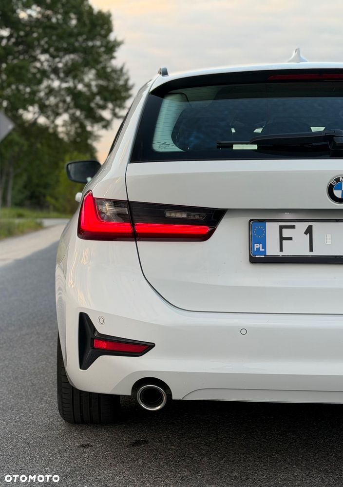 BMW Seria 3 320d MHEV Sport Line - 23