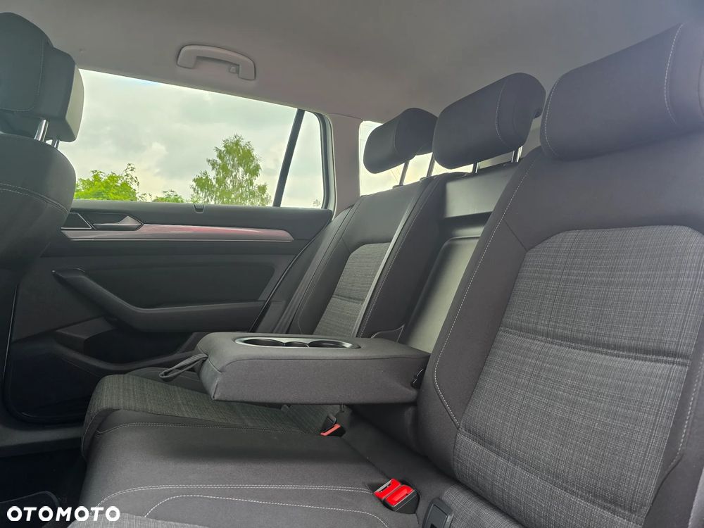 Volkswagen Passat 1.5 TSI EVO Elegance - 17
