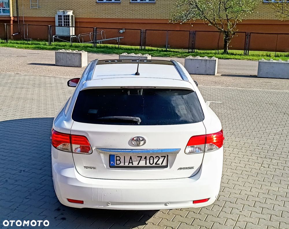 Toyota Avensis 2.0 D-4D Premium - 8
