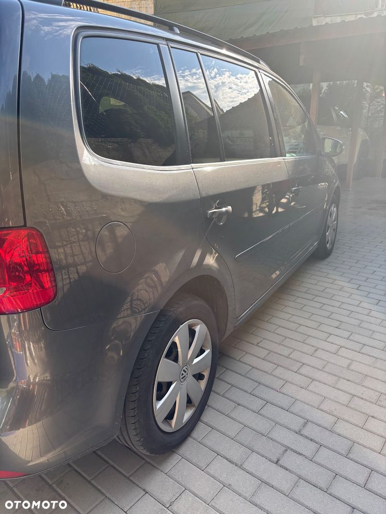 Volkswagen Touran 2.0 TDI DPF BlueMotion Technology Comfortline - 8