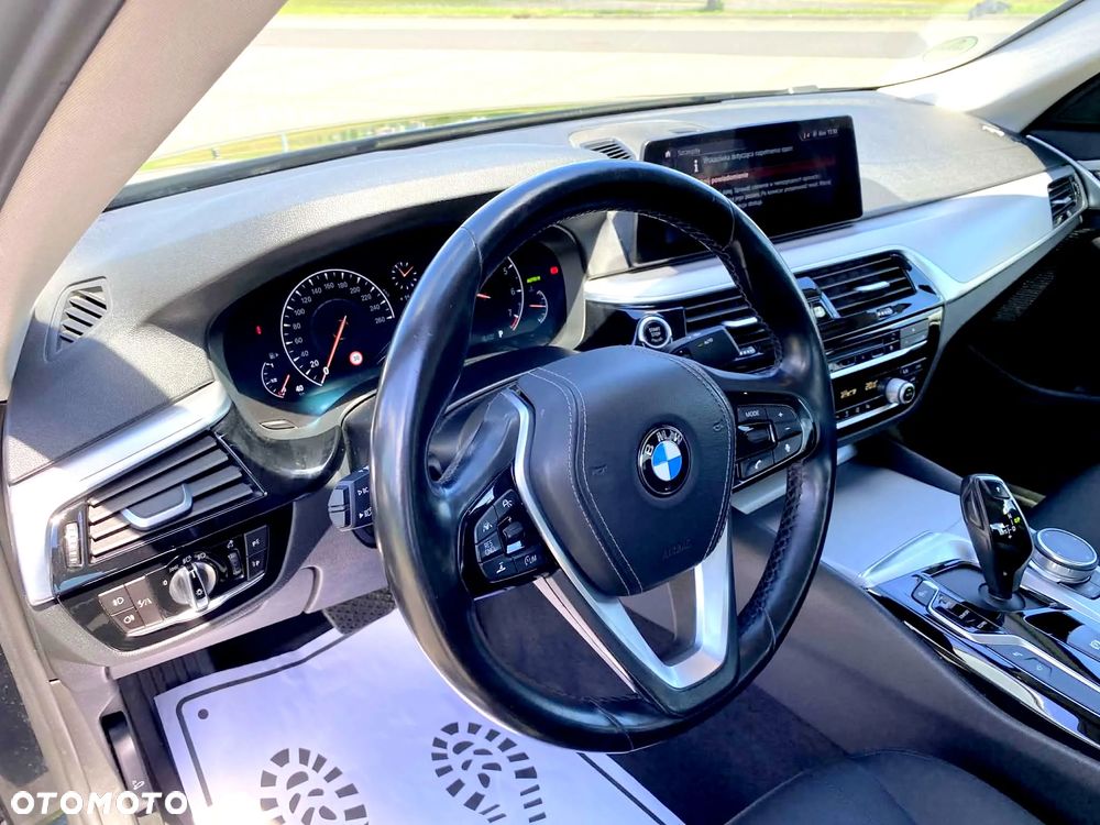 BMW Seria 5 540i GPF Sport - 32