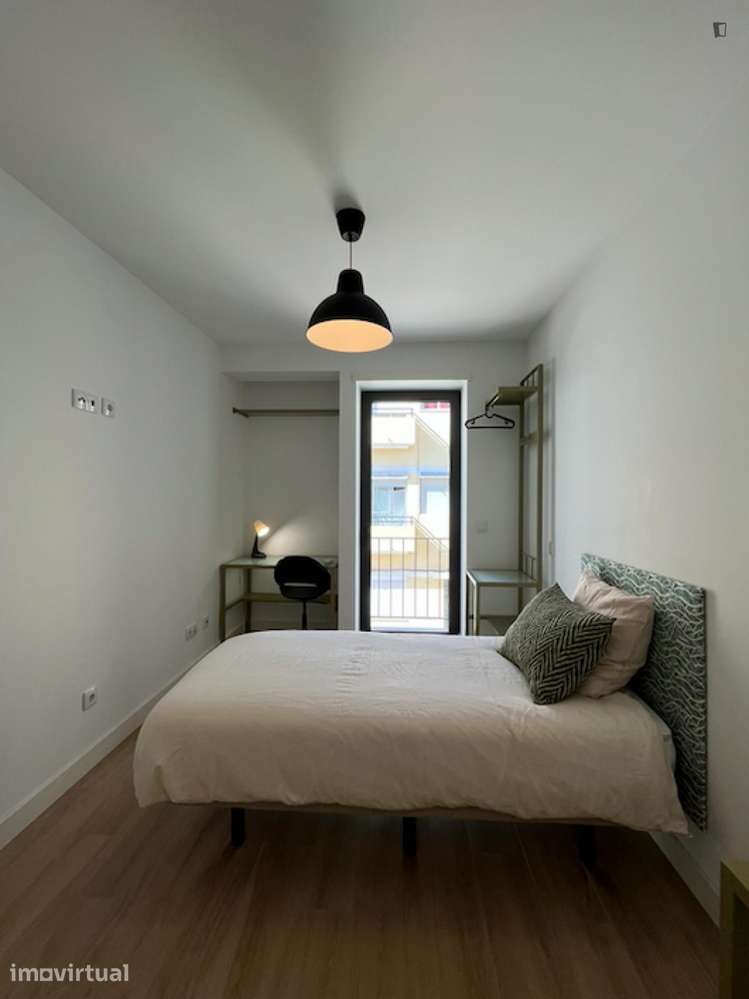 Quarto - localizado em Benfica Lisbon - Grande imagem: 4/13
